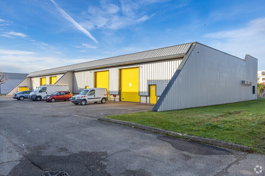 1 Rue De La Perlerie, Vaulx-en-Velin for lease - Building Photo - Image 3 of 3