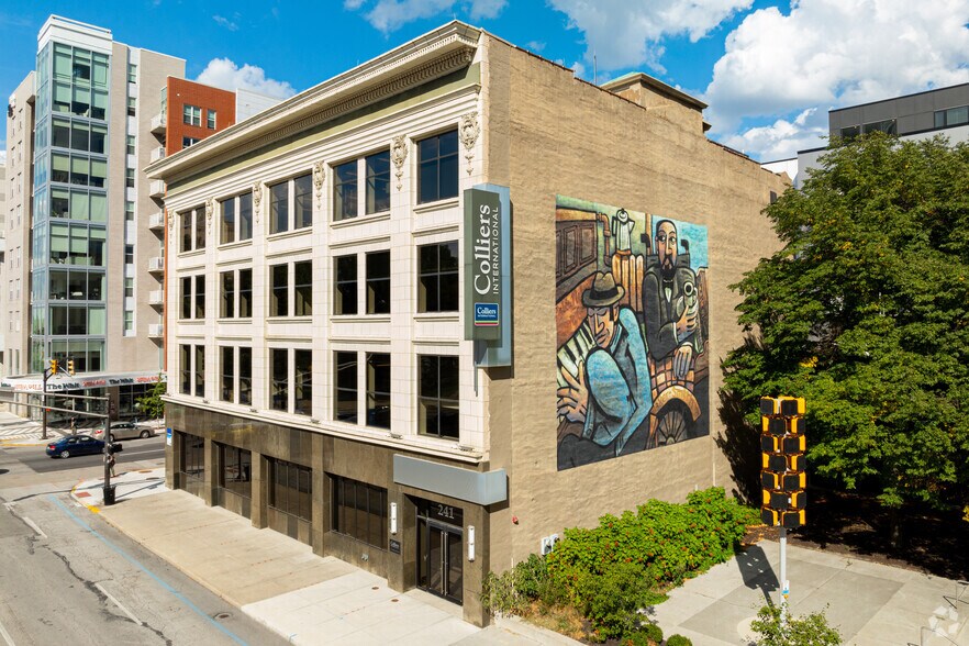 241 N Pennsylvania St, Indianapolis, IN à vendre - Photo du bâtiment - Image 1 de 47