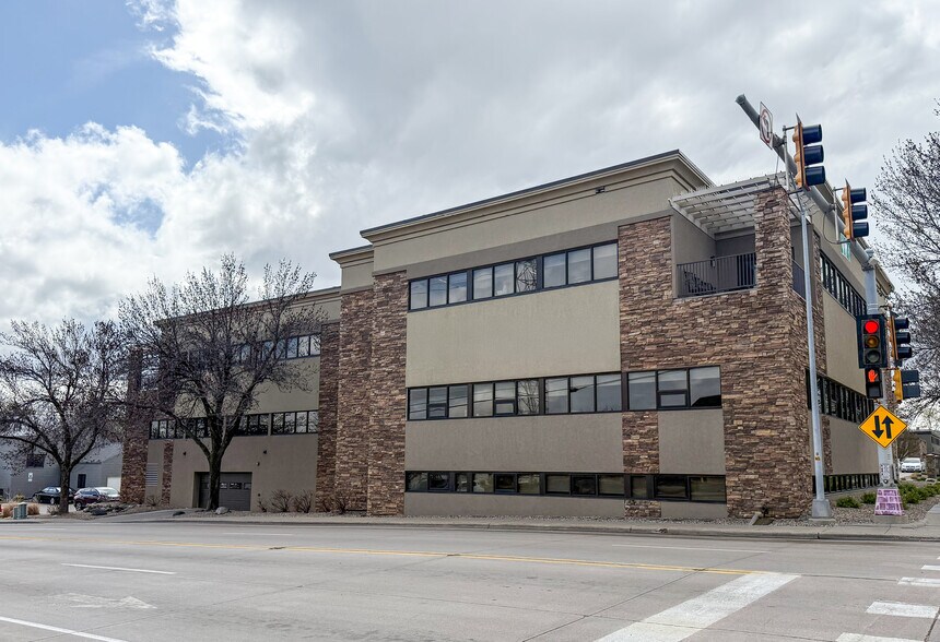 600 S Main Ave, Sioux Falls, SD à louer - Photo du bâtiment - Image 2 de 7