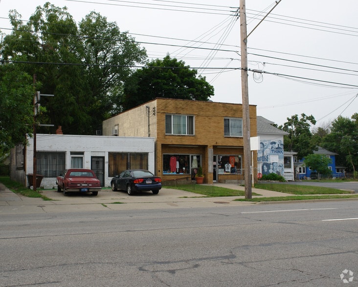 827 W Saginaw St, Lansing, MI à vendre - Photo du bâtiment - Image 2 de 2