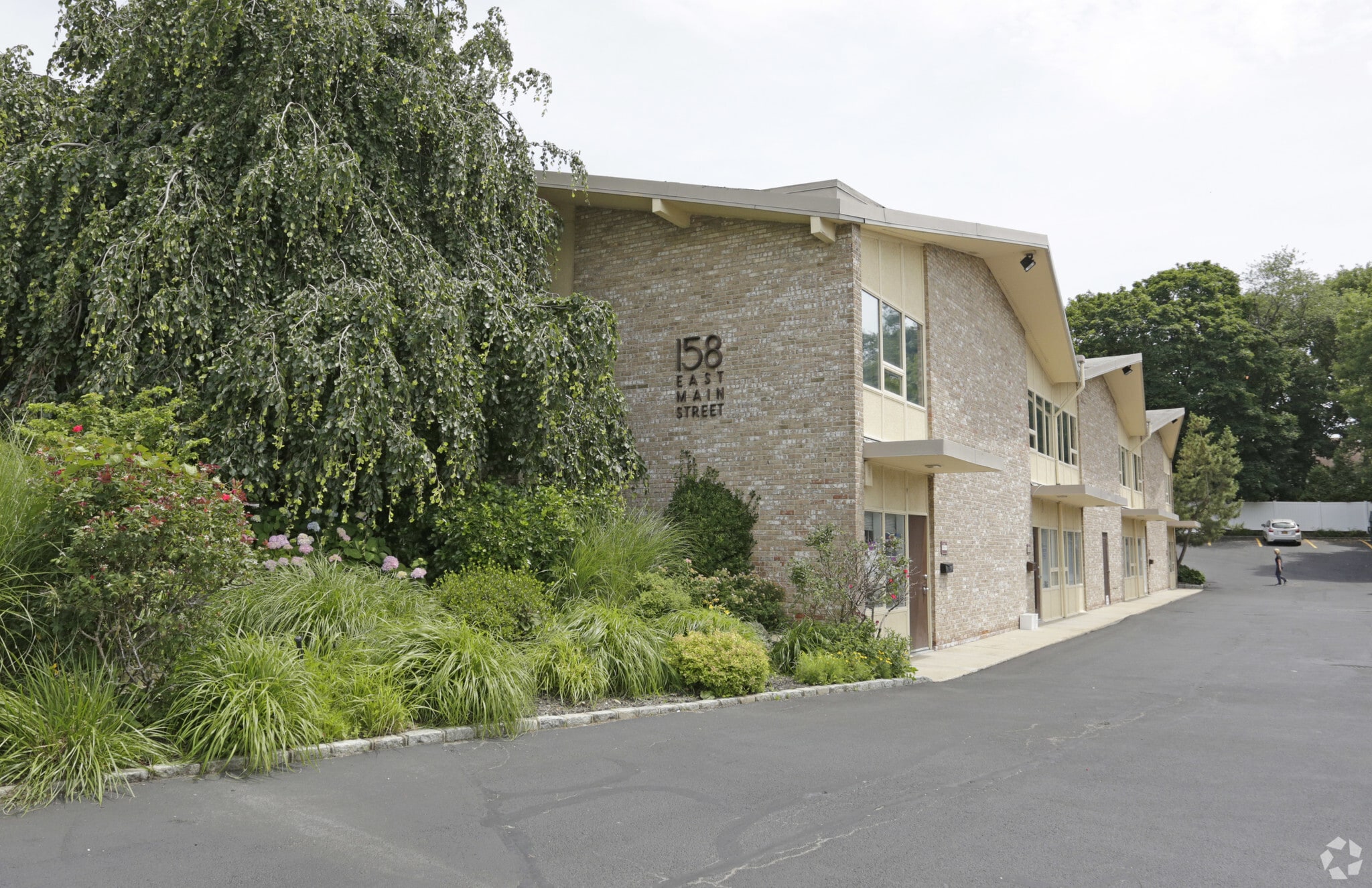 158 E Main St, Huntington, NY for lease Building Photo- Image 1 of 9