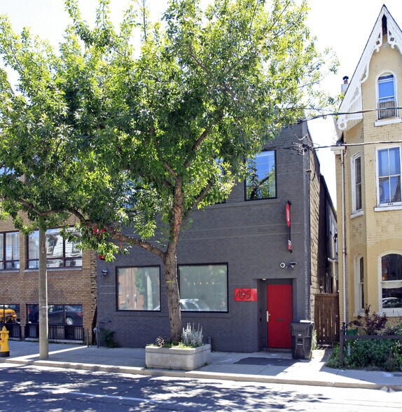 495 Adelaide St W, Toronto, ON à vendre - Photo du bâtiment - Image 3 de 4