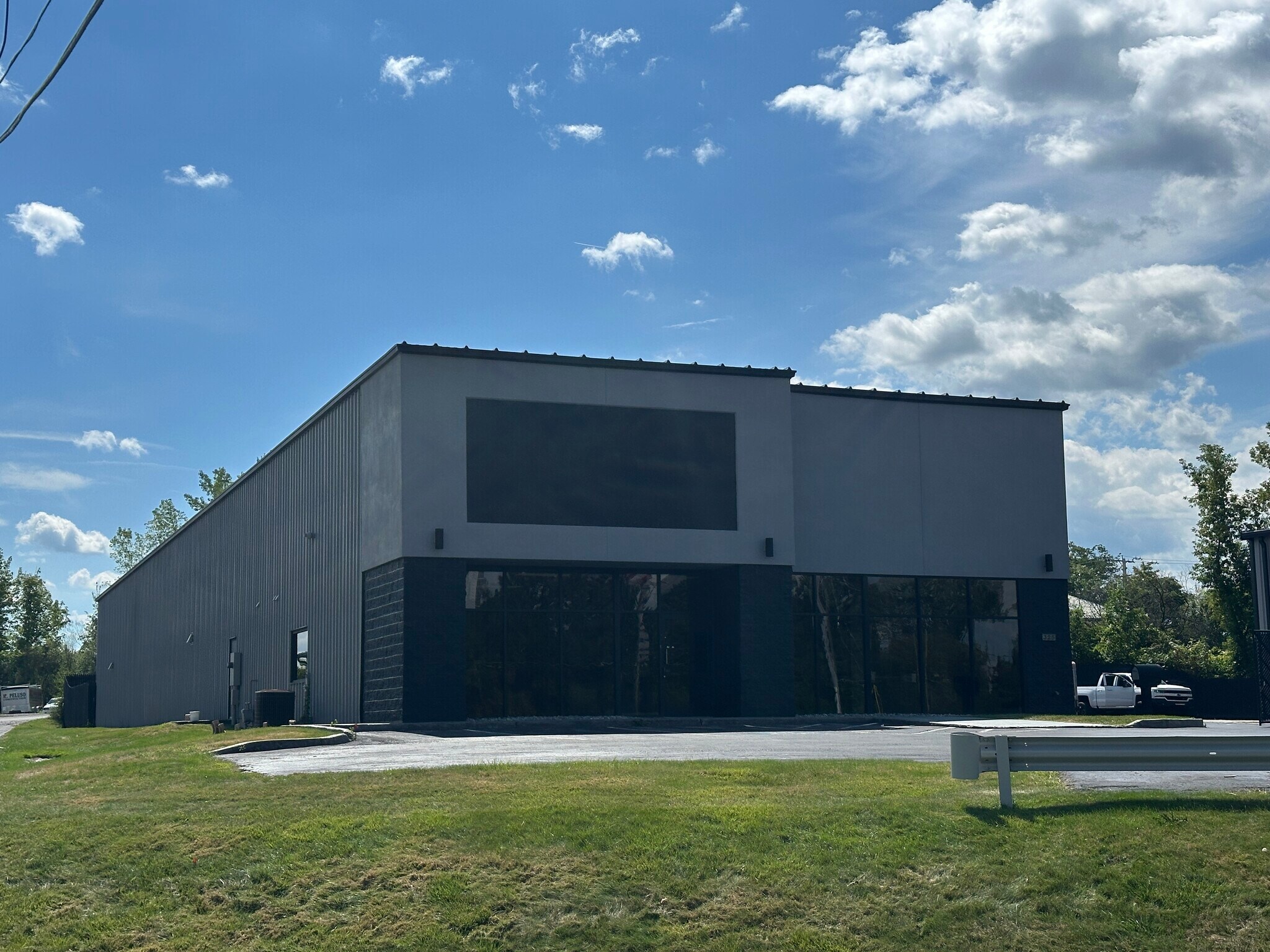 335 Commerce Blvd, Liverpool, NY for lease Building Photo- Image 1 of 12