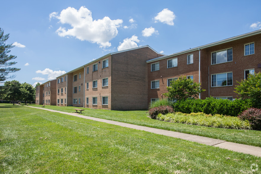 75 Plaza St NE, Leesburg, VA à vendre - Photo principale - Image 1 de 1