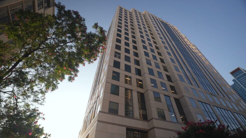 98 San Jacinto Blvd, Austin, TX à louer - Vidéo sur l’inscription commerciale - Image 2 de 23