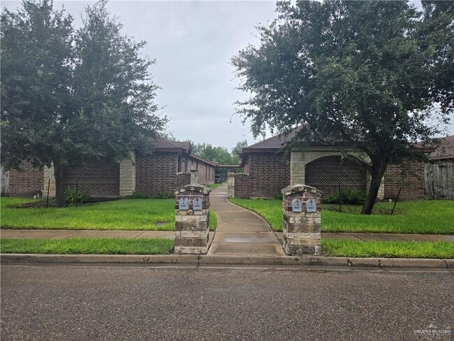 Plus de détails pour 1416 Leann Rimes Rd, Edinburg, TX - Multi-résidentiel à vendre