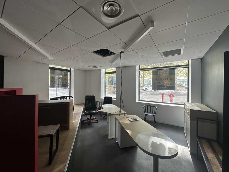 Retail in Lyon for lease - Interior Photo - Image 3 of 9
