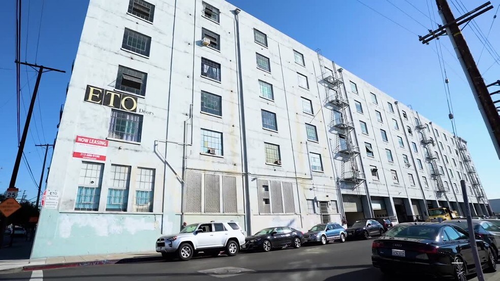 1340 E 6th St, Los Angeles, CA à louer - Vidéo sur l’inscription commerciale - Image 2 de 16