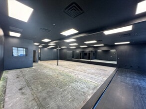 1601-1659 W Warm Springs Rd, Henderson, NV for lease Interior Photo- Image 2 of 3