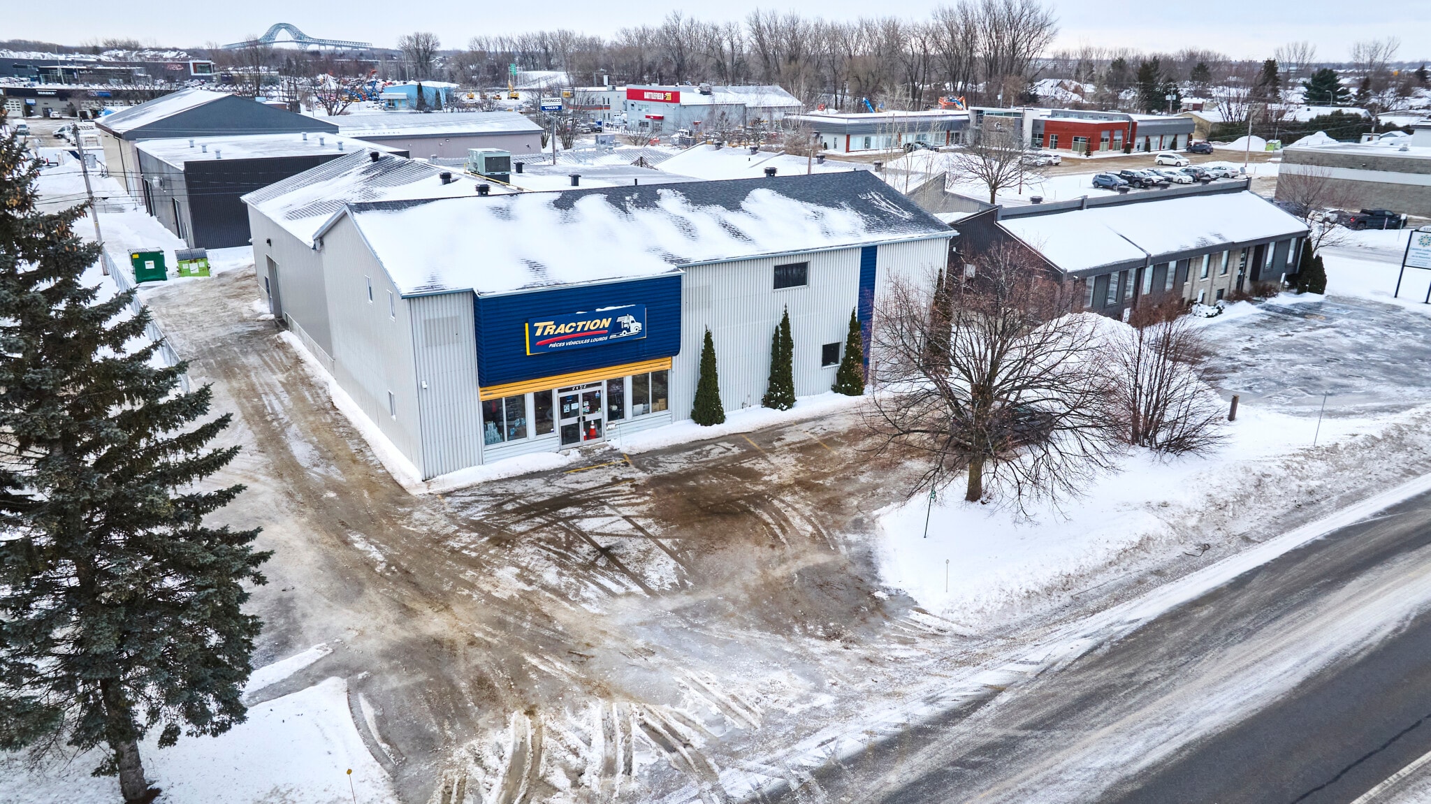 5345 Rue Saint-Joseph, Trois-Rivières, QC for sale Primary Photo- Image 1 of 14