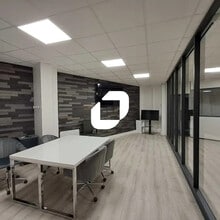 Flex in Montigny-le-Bretonneux for lease Building Photo- Image 2 of 4