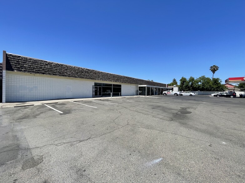 5557 Hemlock St, Sacramento, CA for sale - Building Photo - Image 2 of 5