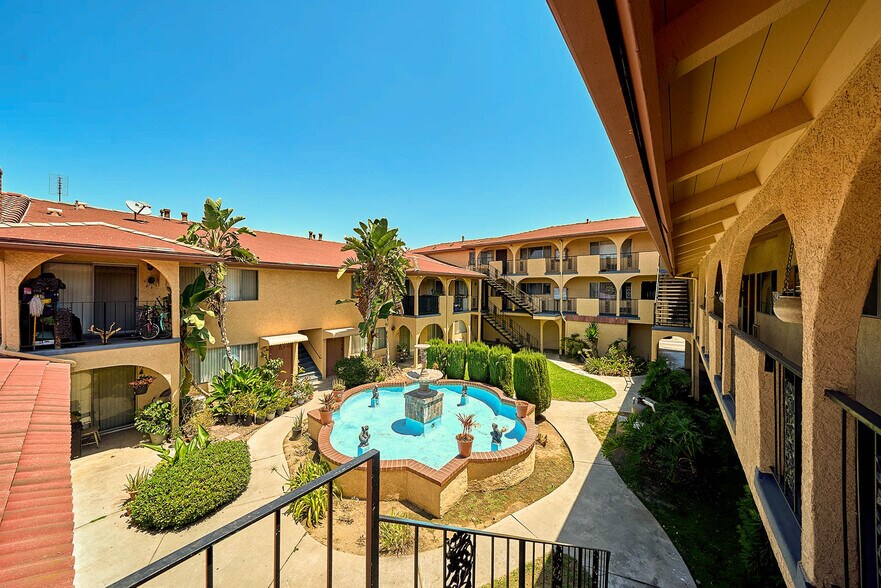 1010 S Atlantic Blvd, Alhambra, CA à vendre - Photo du bâtiment - Image 3 de 12