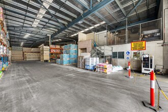 13-15 Nevilles St, Underwood for lease Interior Photo- Image 2 of 10