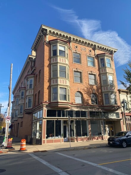 900 S 5th St, Milwaukee, WI for sale - Building Photo - Image 2 of 13