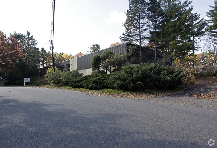 11 Brent Dr, Hudson, MA à vendre - Photo principale - Image 1 de 8