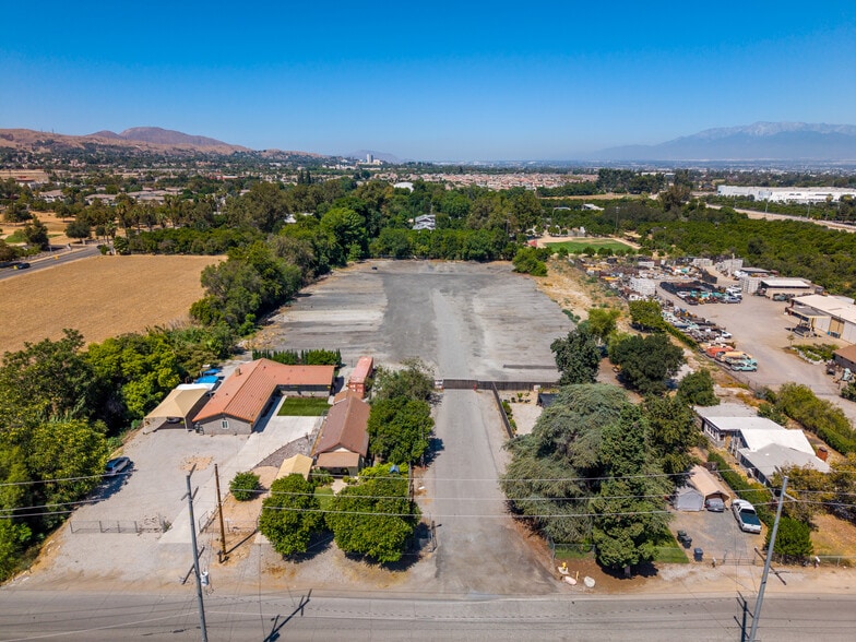 11006-11034 Iowa St, Redlands, CA for sale - Building Photo - Image 2 of 6
