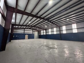 9227 Alberene Dr, Houston, TX for lease Interior Photo- Image 2 of 2