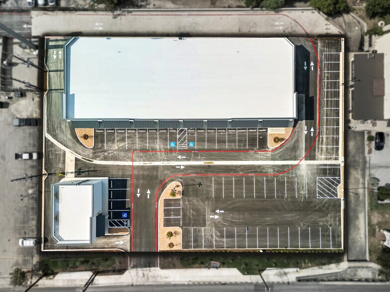 6410 Babcock Rd, San Antonio, TX à louer - Photo du bâtiment - Image 2 de 13