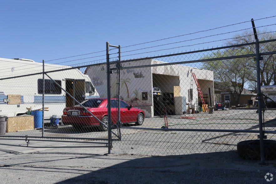 31717 State Highway 18, Lucerne Valley, CA à vendre - Photo du bâtiment - Image 3 de 4