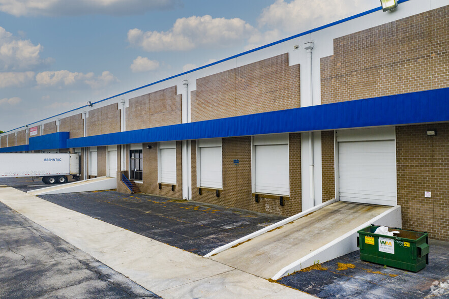 3719 Corporex Park Dr, Tampa, FL for lease - Building Photo - Image 3 of 8