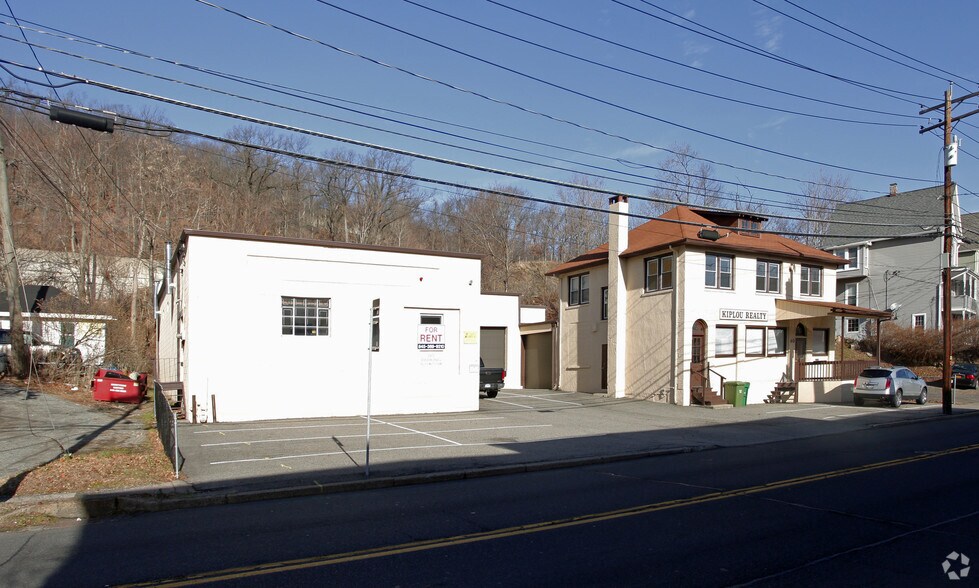 40 Wayne Ave, Suffern, NY à vendre - Photo du bâtiment - Image 2 de 12