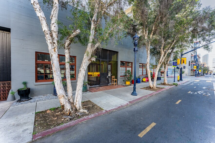 1201-1205 J St, San Diego, CA à louer - Photo du bâtiment - Image 2 de 8