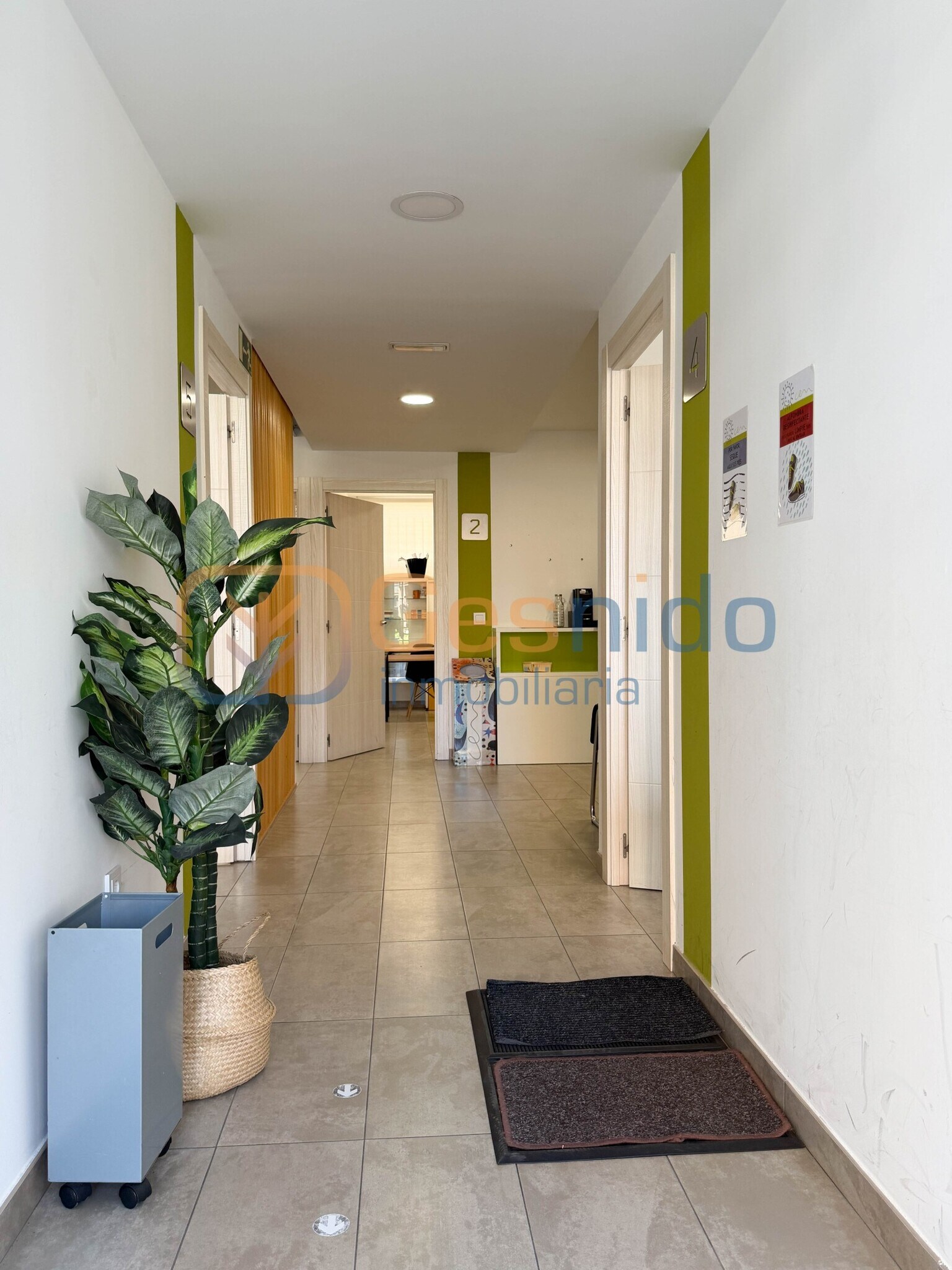 Retail in Segovia, Segovia for lease Interior Photo- Image 1 of 11