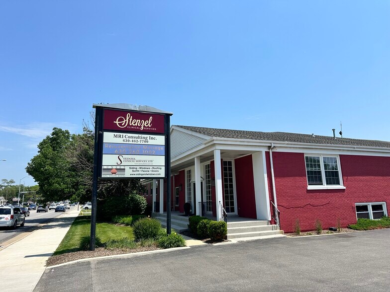 1616 E Roosevelt Rd, Wheaton, IL à louer - Photo du bâtiment - Image 2 de 7