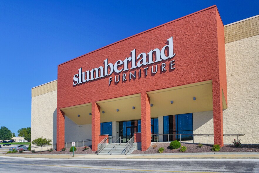 405-425 N 32nd St, Quincy, IL à louer - Photo du bâtiment - Image 2 de 11