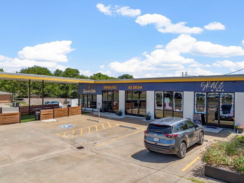 135 Estates Dr, Woodway, TX à vendre - Photo du bâtiment - Image 2 de 3