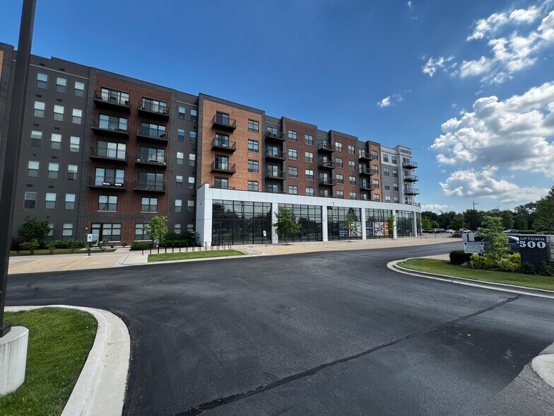 500 W Dundee Rd, Wheeling, IL à louer - Photo du bâtiment - Image 3 de 5