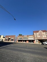 1215 Sam Houston Ave, Huntsville, TX for lease Interior Photo- Image 2 of 10