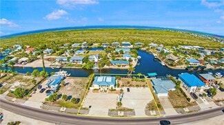 Plus de détails pour 3226 Stringfellow Rd, Saint James City, FL - Multi-résidentiel à vendre