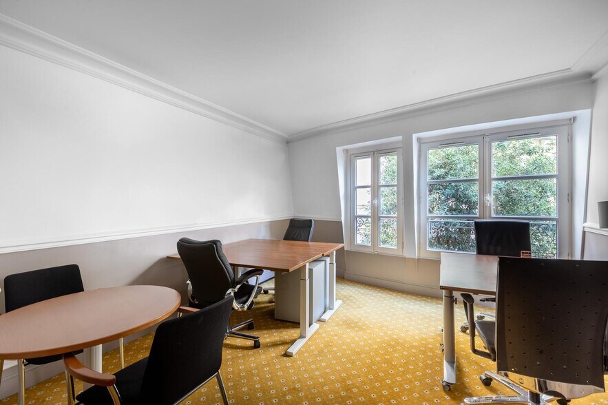 27 Rue De Bassano, Paris à louer - Photo intérieure - Image 2 de 10
