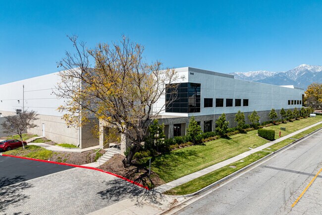 Plus de détails pour 9448 Richmond Pl, Rancho Cucamonga, CA - Industriel à louer