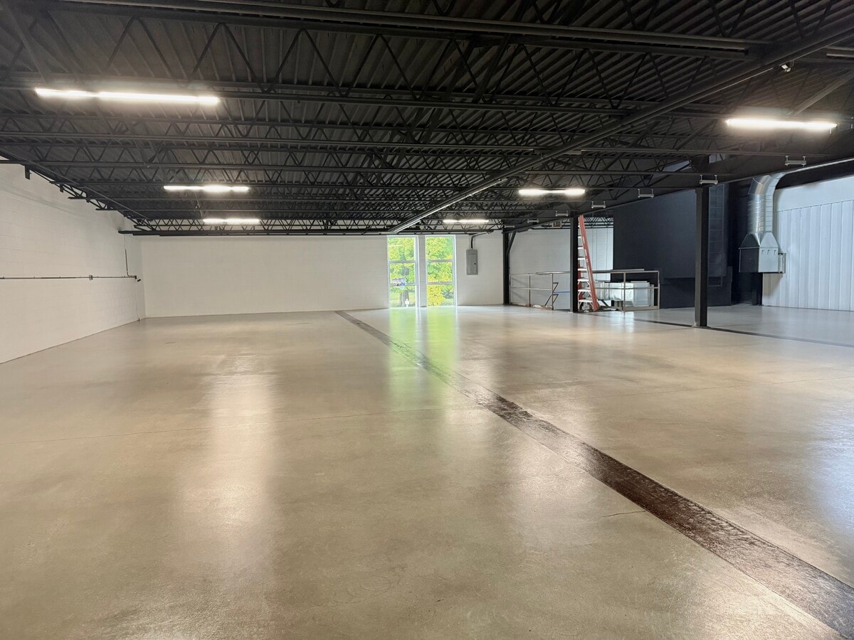 1411 6th Ave, Grafton, WI 53024 - Unité 7 Custom -  - Photo intérieure - Image 1 of 16