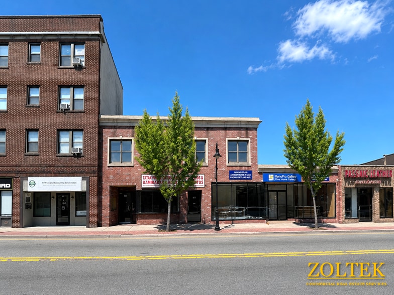 112 S Washington Ave, Bergenfield, NJ for lease - Building Photo - Image 1 of 7