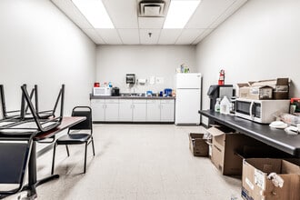 7301 Georgetown Rd, Indianapolis, IN for lease Interior Photo- Image 2 of 10