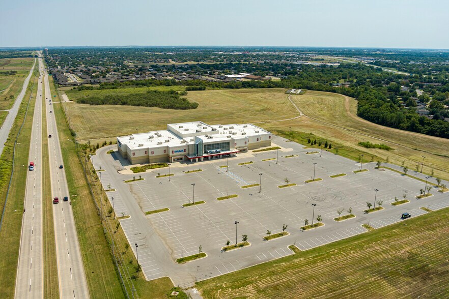 2803 NW 67th St, Lawton, OK à vendre - Photo du bâtiment - Image 3 de 5