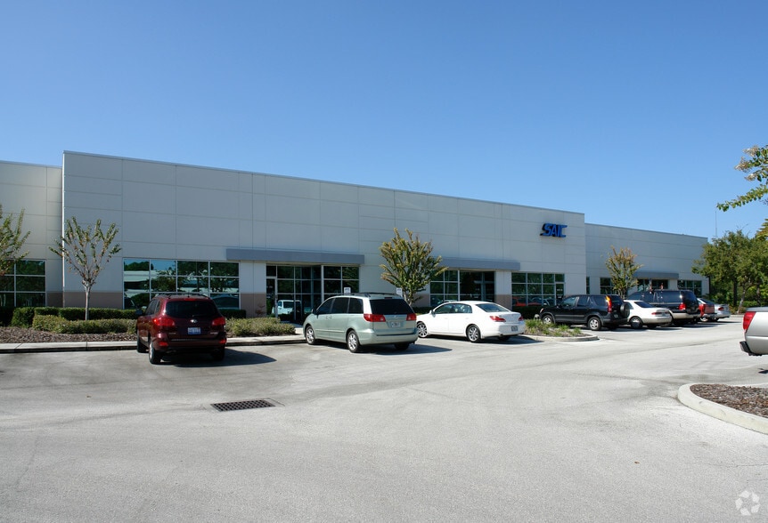3050 Technology Pky, Orlando, FL for lease - Building Photo - Image 2 of 9