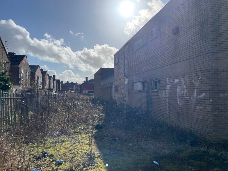 Willows Rd, Salford à vendre - Photo du bâtiment - Image 3 de 3