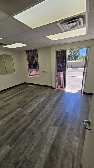 9410 De Soto Ave, Chatsworth, CA for lease - Interior Photo - Image 2 of 8