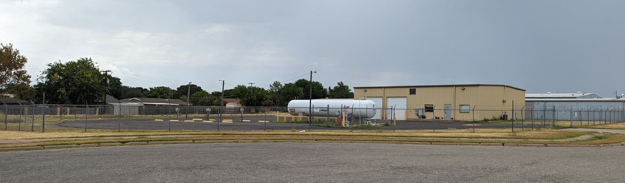 1416 Twin Oaks St, Wichita Falls, TX for lease Primary Photo- Image 1 of 34