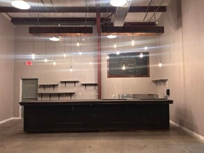 16102-16104 University Oak, San Antonio, TX à louer Photo du bâtiment- Image 2 de 11