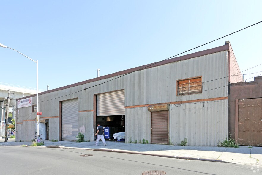 143-02 94th Ave, Jamaica, NY à vendre - Photo du bâtiment - Image 2 de 7