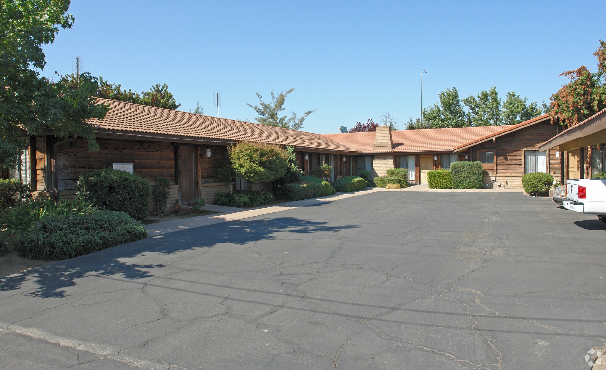 7089 N Howard St, Fresno, CA à vendre Photo principale- Image 1 de 8