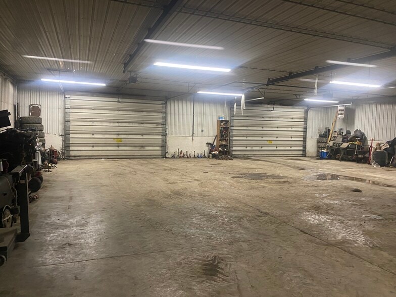 1550 Wentzel St, Rochester, IN for sale - Building Photo - Image 2 of 16