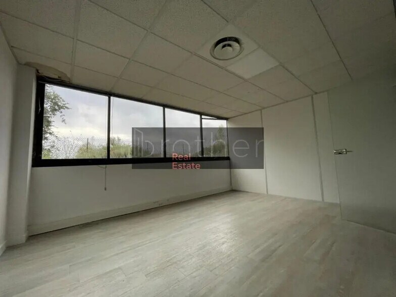Office in Mérignac for lease - Interior Photo - Image 1 of 6