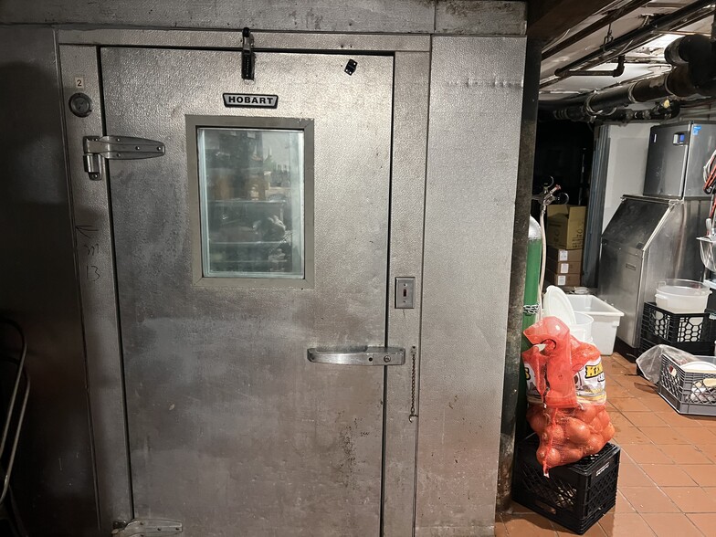 133 Glen Head Rd, Glen Head, NY for lease - Building Photo - Image 1 of 17